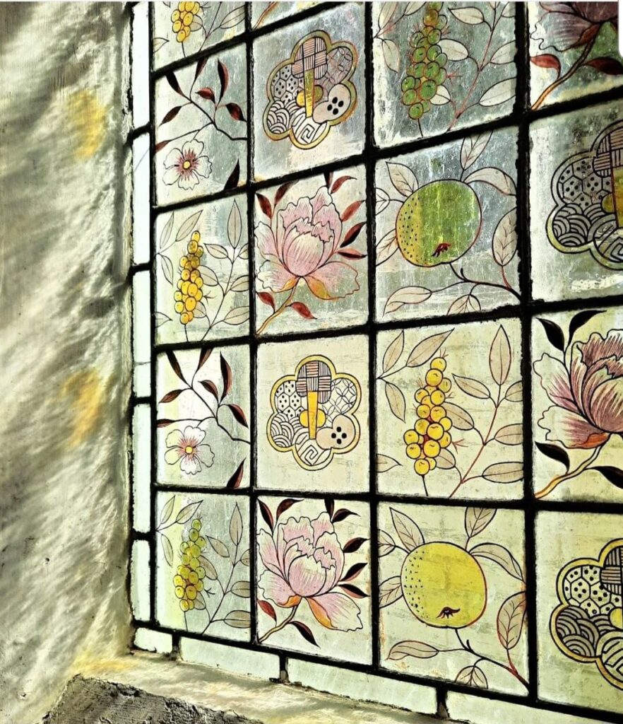Witrażowa botaniczna ilustracja na szkle